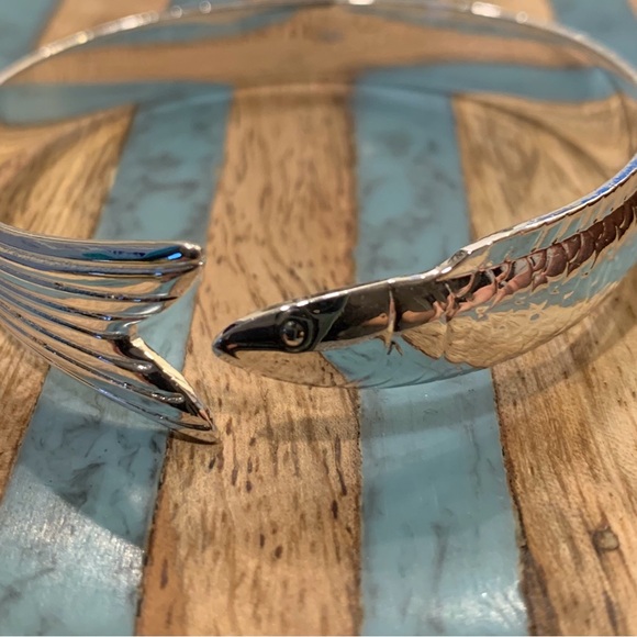 Cape Cod style FIsh Cuff Bracelet - Picture 4 of 4